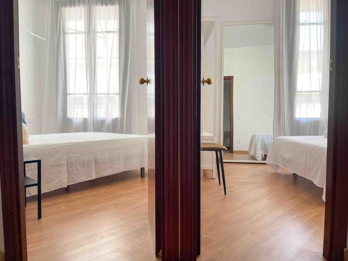 Hostourist Fira Plaza Espana 3 Rooms Barcellona Esterno foto