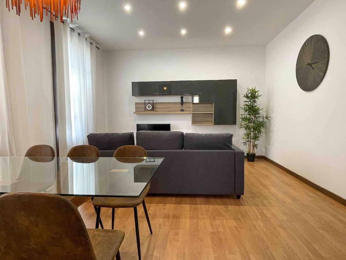 Hostourist Fira Plaza Espana 3 Rooms Barcellona Esterno foto